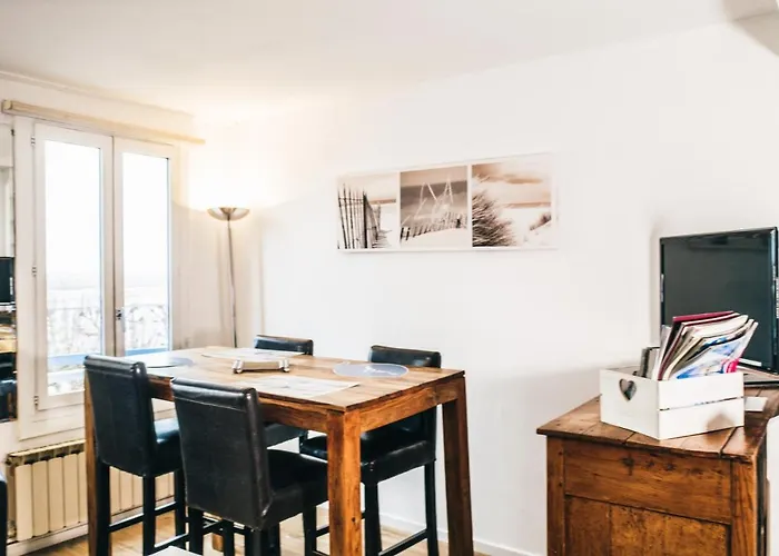 Violette Avec Parking Prive Securise